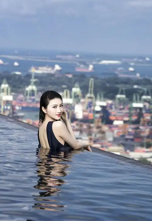 女星水中唯美潜水照魅力pk