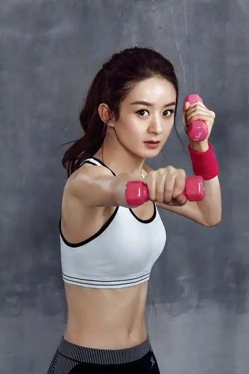 脱下皮裤的邓紫棋竟然连马甲线都有了完美逆袭让人刮目相看