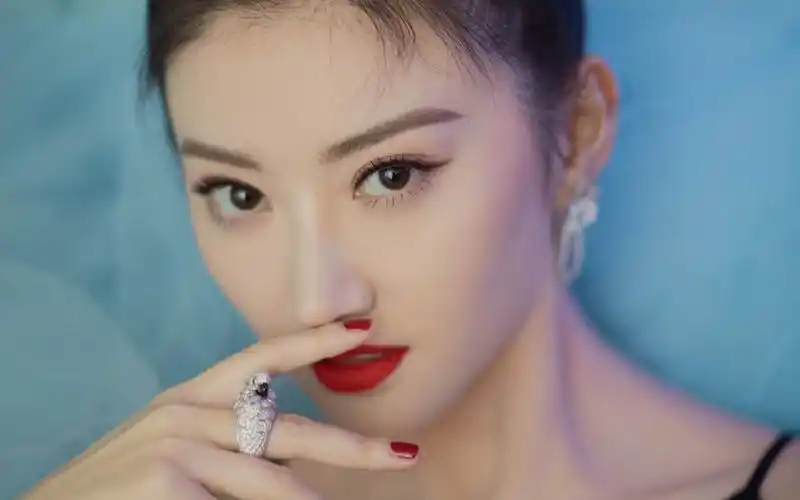 美女景甜吊带裙写真图片壁纸88