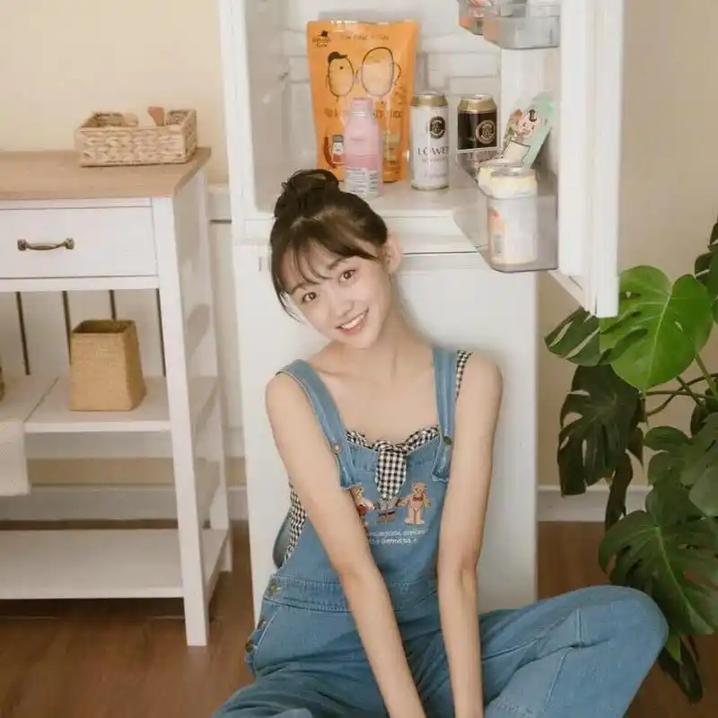 可爱的曲芷含可爱的曲芷含@天使人体在