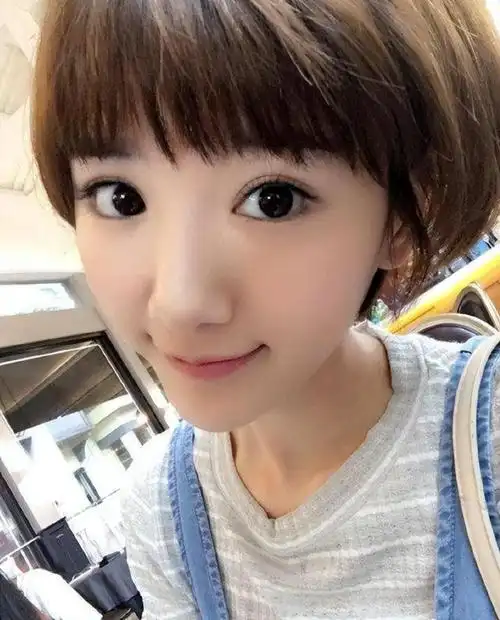 回顾毛晓彤:出生被父亲丢垃圾堆,成名后被父亲索要5000万赡养费