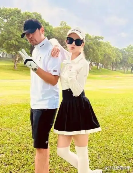 周杰伦与妻子昆凌的甜蜜合照再次引发了人们对夫妻俩甜蜜恩爱关系的