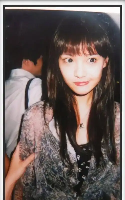 郑爽九年前旧照曝光不是说有多漂亮可看着就是很顺眼