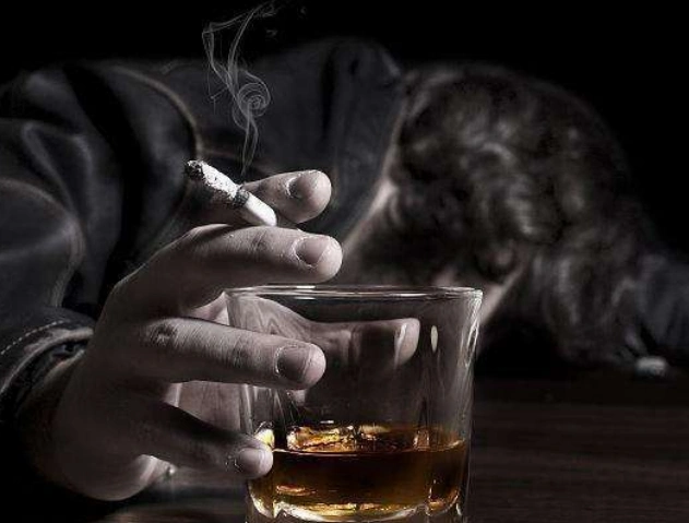 【话题】有多少女人不喜欢自己的男朋友或老公抽烟喝酒的?