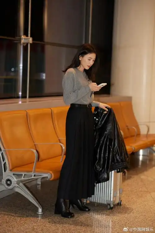 高圆圆今天穿的好温柔##高圆圆机场出发又飒又温柔
