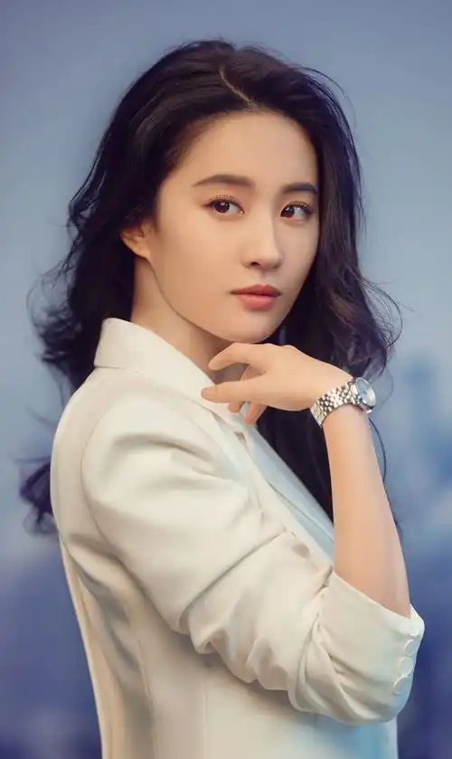 "神仙姐姐"刘亦菲个人写真集:美若天仙,出水芙蓉!