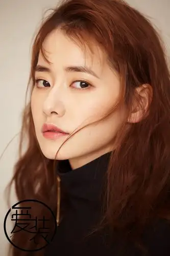 柴碧云个性演绎"黑色诱惑" 肆意不羁尽显洒脱魅力