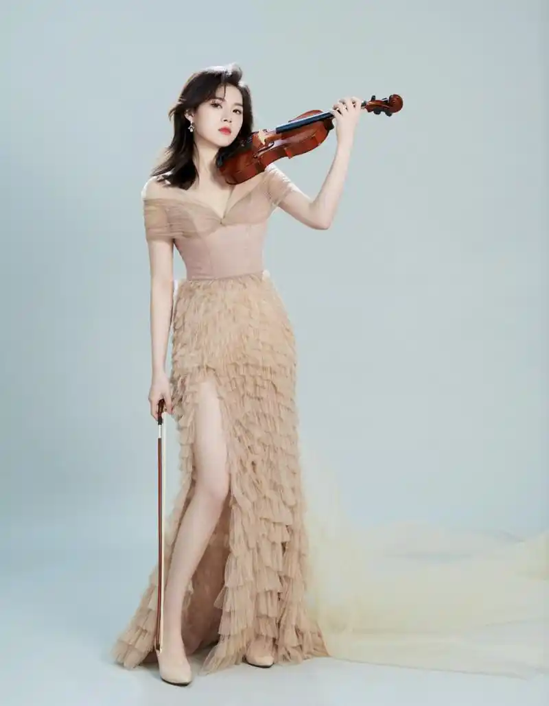 小提琴艺术照 为音乐会浅更新一下艺术照92