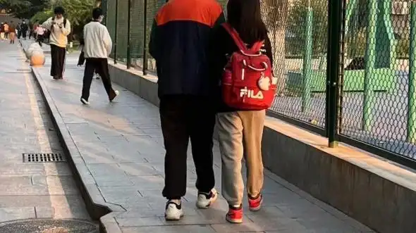 163和182身高差尊的好般配!