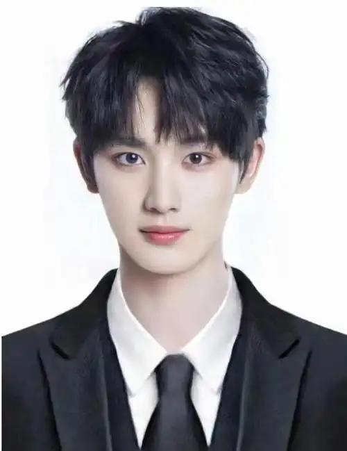 240206粉丝团结支持丁程鑫帅气亮相