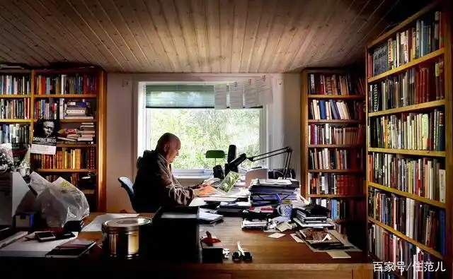 要什么大书房啊,客厅1㎡就能搞定