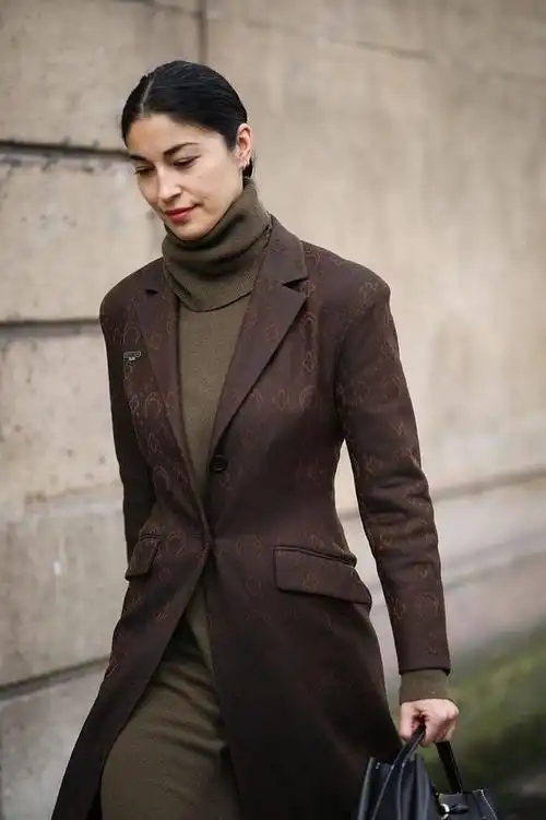 咖啡色太高级气质满满的配色方案照着穿当街头时髦精