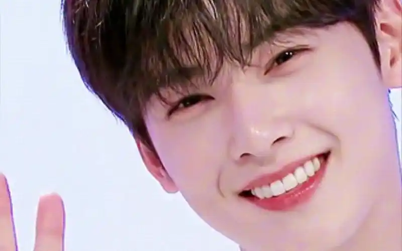 沉溺在车银优的笑容里