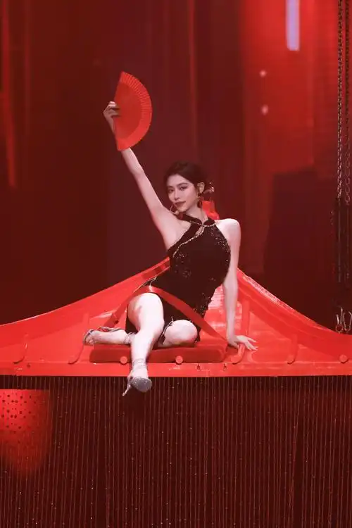 许佳琪kiki#许佳琪跳舞真令人着迷#永远可以期待许佳琪的舞台03