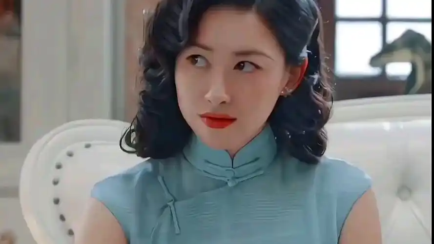 #朱珠#她不是政客不是间谍不是军人她只是爱他-度小视