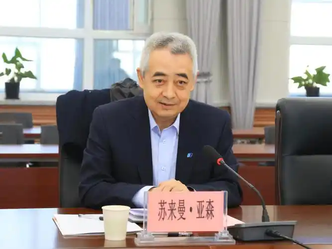 苏来曼·亚森副书记说,近年来,新疆工程学院积极探索校企合作机制