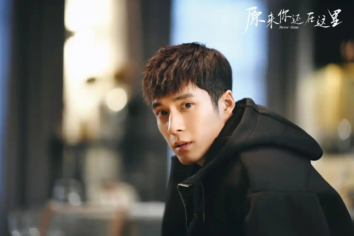 热剧福利社#韩东君《原来你还在这里》  韩东君迪奥香氛世家大  ..