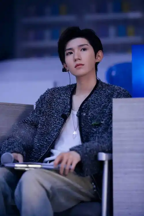 歌手 王源 帅气照片集锦