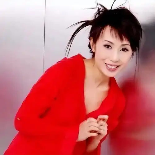 马丽个人资料简介 被嫌弃"又土又丑"的她,成为中国第一位百亿票房女