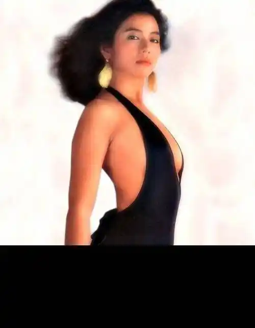 钟楚红:"港版玛丽莲梦露",为爱守候13年,60岁媚而不妖_生活_香港_女