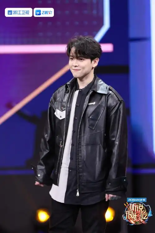 专场#好吃创意人@尤长靖剧照来啦~这个从南洋而来追求音乐梦想的少年