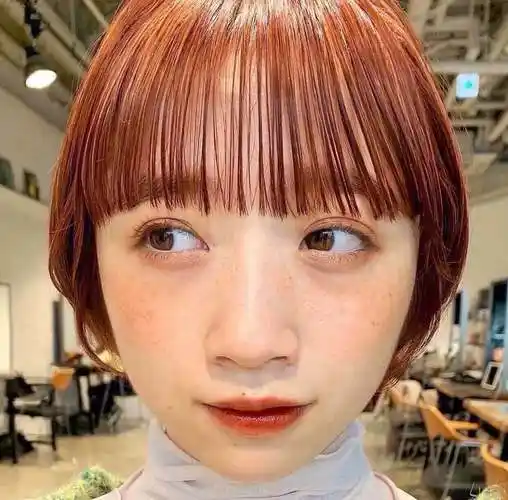 蘑菇头发型怎么描写(蘑菇头烫发发型图片女)-百科学社