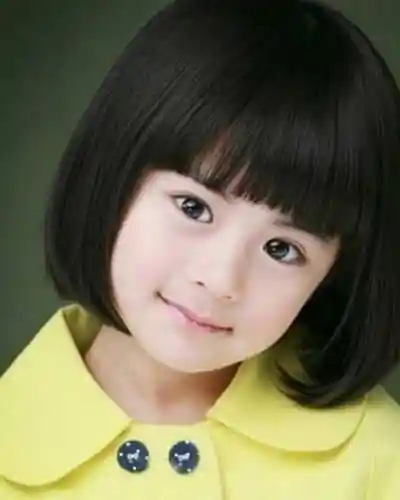 小女孩短发发型图片可爱乖巧惹人爱