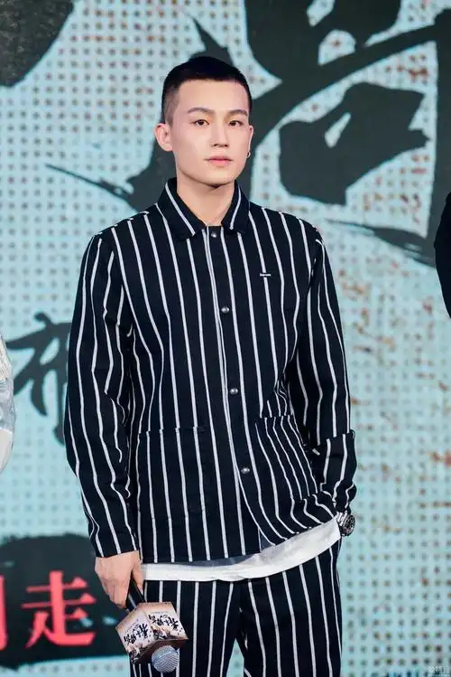 《青禾男高》曝预告 景甜欧豪上演霸道青春