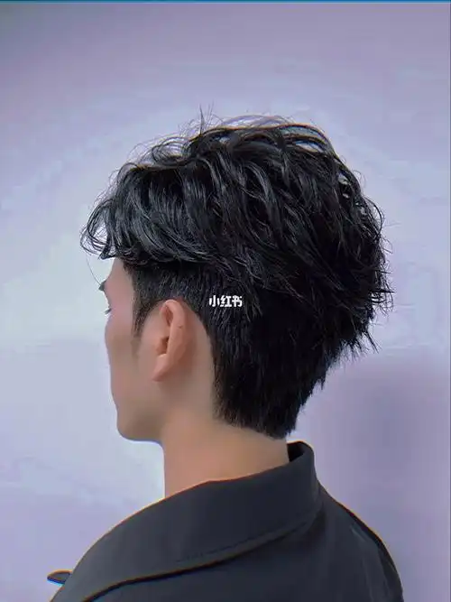 男士侧背三七分