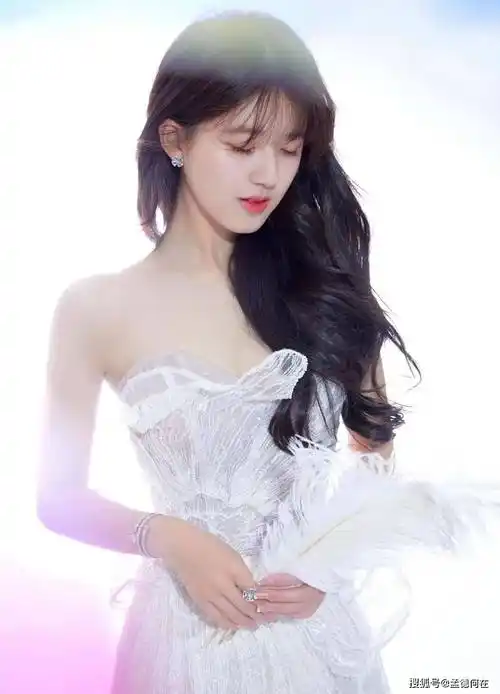 25岁赵露思,身材竟然这么好!_笑容_感觉_活力