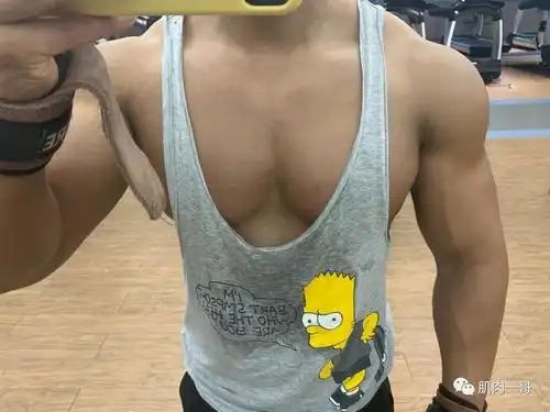 29岁福州巨乳哥走红,这胸肌简直绝了