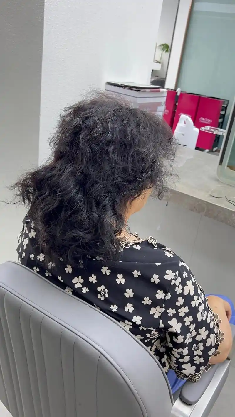 50-60岁剪短发气质提升了好几倍#剪发前vs剪发后 #短发 - 抖音