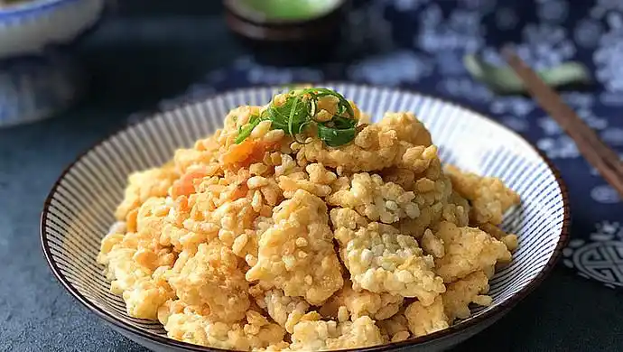 咸蛋黄焗锅巴怎么做_咸蛋黄焗锅巴的做法_老方小雨_豆果美食