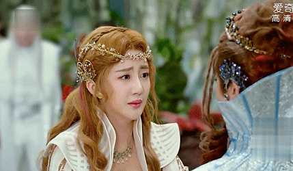 幻城gif陈欣予gif潮涯公主gif拥抱gif头饰gif金发美女gif