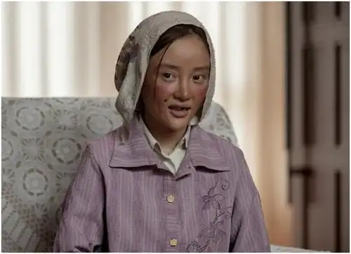 李小璐饰演的豁牙村姑,彻底颠覆美艳形象,怎么还有点宋丹丹的影子呢