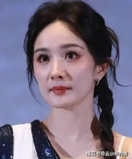 原创37岁杨幂对比36岁赵丽颖骨相老去和皮相老去的差距一目了然