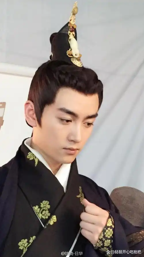 看了男明星古装束发照,才明白古人为什么要束发