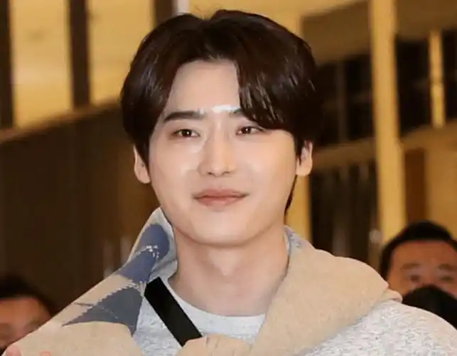 33岁韩星李钟硕最新生图曝光!