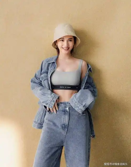 37岁杨丞琳身材太养眼晒春日穿搭大秀马甲线举手投足宛如大片