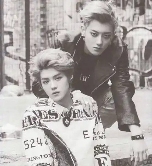 《创造营3》鹿晗黄子韬机场合体,两人被同款潮包,果然是兄弟情深_节目