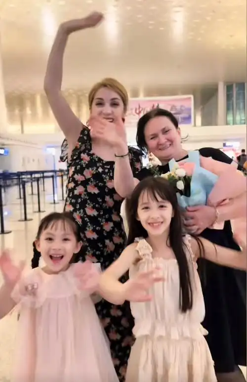 纪实湖北小伙被美女模特倒追生下2个混血女儿大女儿超像杨幂