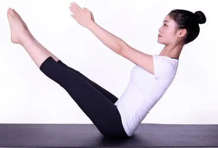 急速瘦身瑜伽动作,看完你也能快速瘦身