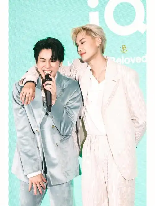 他哥眼神依旧拉丝～图片来源见水印,侵删74#文总包包  #bounprem