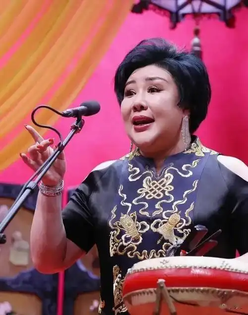 教育女孩德云董事长王慧是个好榜样登台是个角儿居家特贤惠