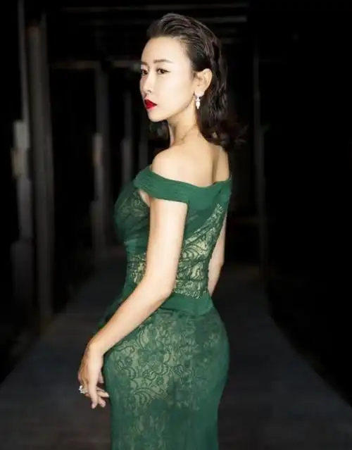 毕竟,每个人都享有隐私权,这种不尊重他人隐私的行为