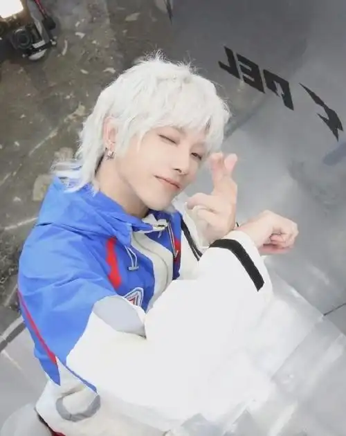 花傲天白发##华晨宇应援花傲天##和华晨宇赏月过中秋