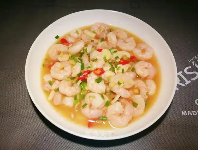 小米椒蒜蓉炒虾仁