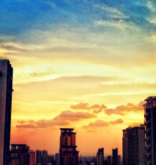 晚霞与城市夜景