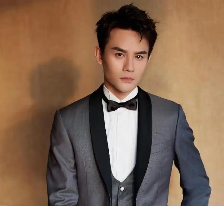 在现在的娱乐圈里,能超过40岁还被称为顶流的男明星,其实并没有几个