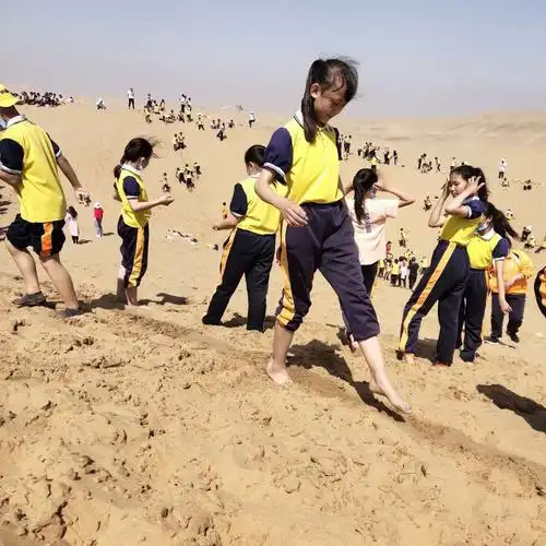 终于体验了一把,光着小脚丫,走在沙滩上.